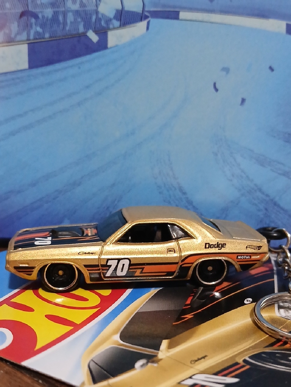 70 Dodge Hemi Challenger Keychain - Gold